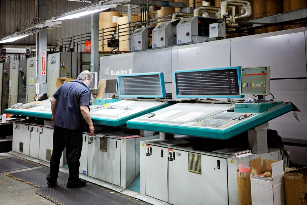 Sheetfed vs Web Offset: Choosing the Right Fit for Your Project